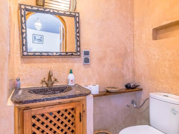 Riad Kafila : photo 5 de la chambre chambre lits jumeaux - fenêtre sur mer n°6