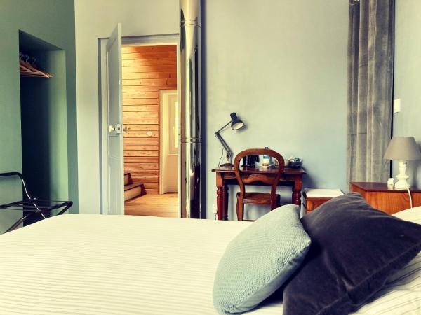 Léhontine : photo 7 de la chambre chambre double avec salle de bains privative