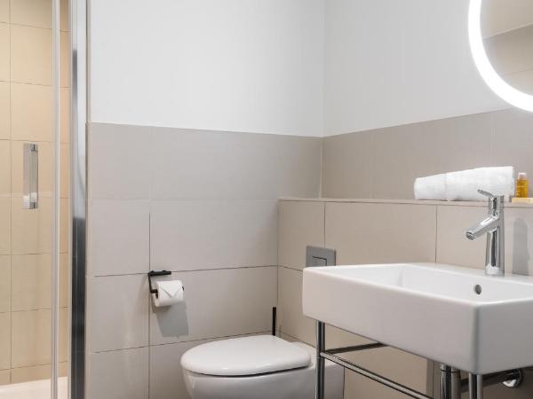 Mercure Bordeaux Centre Gare Atlantic : photo 9 de la chambre suite junior privilège avec lit king-size