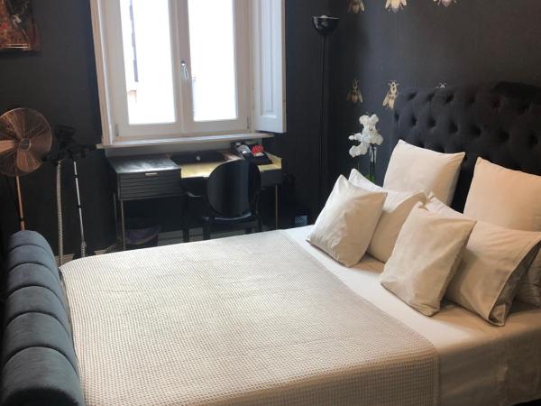 LIPPI 42 Guest House Villa with private garden : photo 2 de la chambre chambre double standard