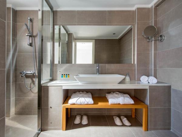 Anamnesis City Spa : photo 2 de la chambre suite junior avec vue sur mer et bain à remous