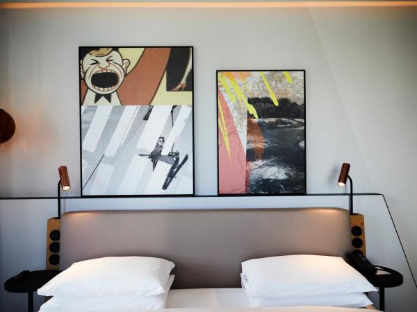 Andaz Munich Schwabinger Tor - a concept by Hyatt : photo 5 de la chambre chambre lit king-size deluxe