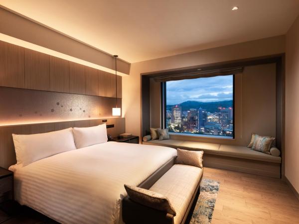 Hilton Hiroshima : photo 4 de la chambre suite 1 chambre lit king-size