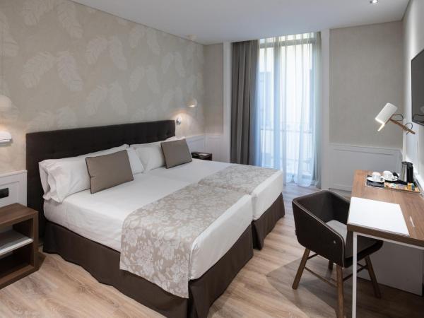 Catalonia Puerta del Sol : photo 2 de la chambre chambre double ou lits jumeaux