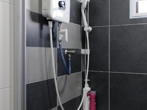 Jomstay Manhattan Suites Ipoh Water Park Homestay : photo 10 de la chambre appartement avec balcon