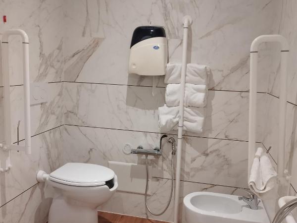 ROOMS alCentro : photo 8 de la chambre chambre quadruple standard