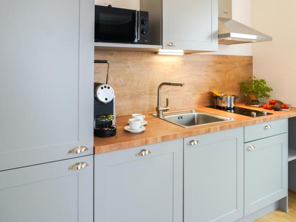 Citadines South Vienna : photo 6 de la chambre studio supérieur avec balcon