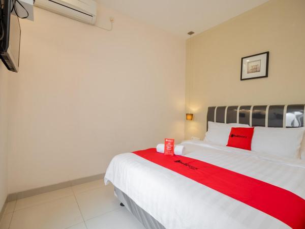 RedDoorz near Transmart Kalimalang : photo 4 de la chambre chambre double standard