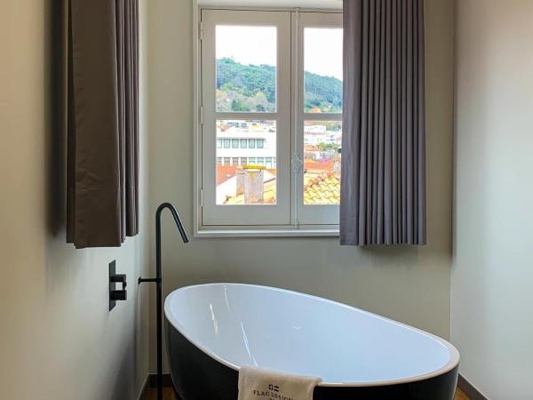 Flag Design Hotel : photo 3 de la chambre chambre double deluxe avec baignoire