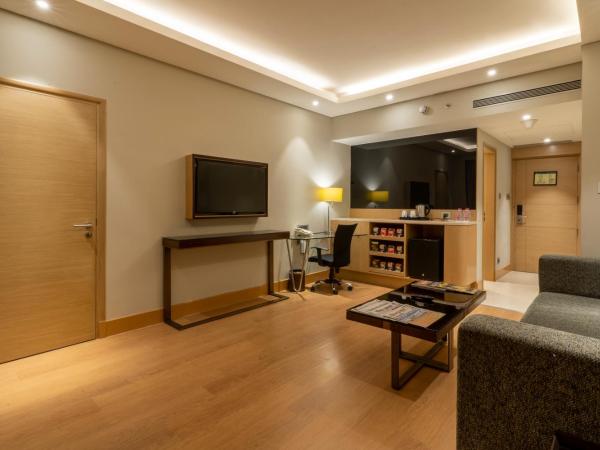 Holiday Inn Agra MG Road an IHG Hotel : photo 2 de la chambre suite lit king-size