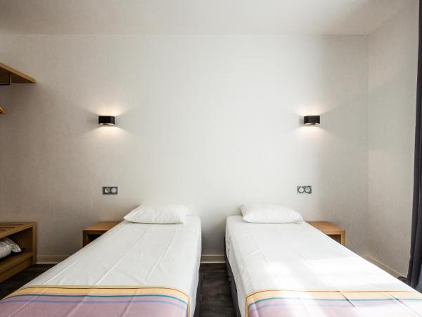 Hôtel PB - Paris-Barcelone : photo 2 de la chambre chambre lits jumeaux