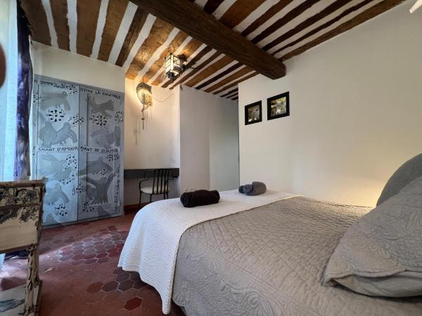 Le Regardeur : photo 8 de la chambre chambre double avec salle de bains privative