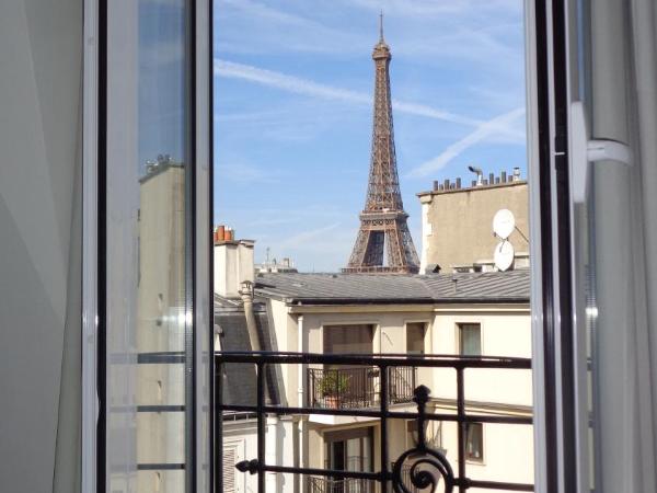 Hotel Royal Phare : photo 1 de la chambre chambre double supérieure - vue sur tour eiffel