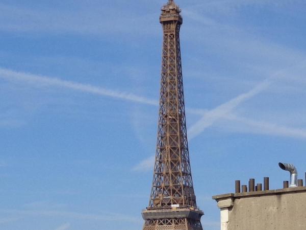 Hotel Royal Phare : photo 9 de la chambre chambre double supérieure - vue sur tour eiffel