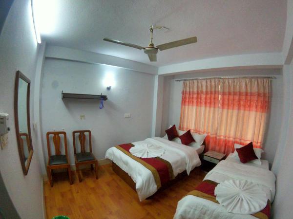 Om Tara Guest House Pvt Ltd : photo 8 de la chambre chambre double avec salle de bains privative