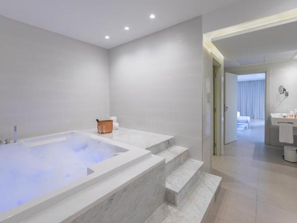 Royal Azur Thalassa : photo 1 de la chambre suite avec jacuzzi