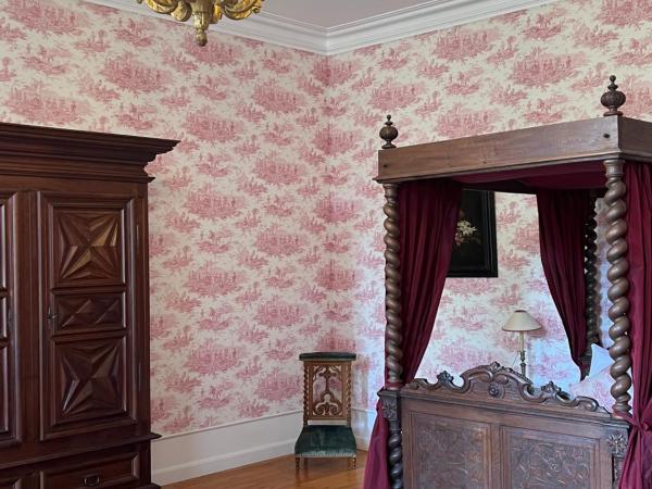 24H LE MANS Château de Lauresse chambres d'hôtes Luxe : photo 7 de la chambre chambre deluxe (2 adultes + 1 enfant)