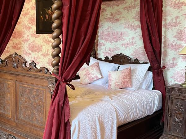 24H LE MANS Château de Lauresse chambres d'hôtes Luxe : photo 5 de la chambre chambre deluxe (2 adultes + 1 enfant)