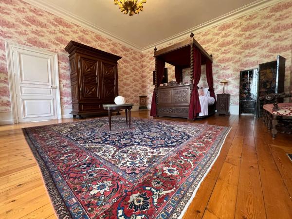 24H LE MANS Château de Lauresse chambres d'hôtes Luxe : photo 10 de la chambre chambre deluxe (2 adultes + 1 enfant)