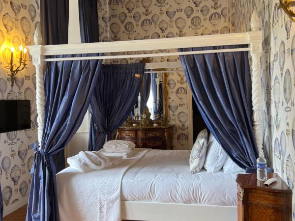 24H LE MANS Château de Lauresse chambres d'hôtes Luxe : photo 2 de la chambre chambre double avec salle de bains privative