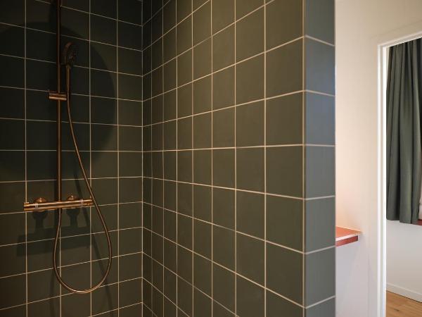 Rûte - Bed no Breakfast : photo 9 de la chambre chambre double avec salle de bains privative