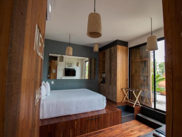 Hotel Los Amantes : photo 10 de la chambre chambre lit queen-size avec balcon