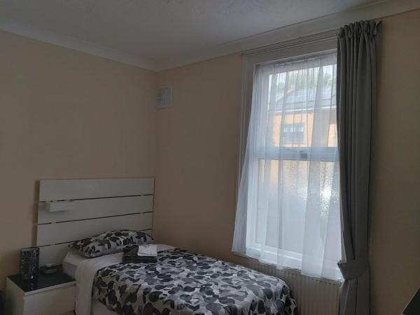 WIllesden Lodge Guest House : photo 10 de la chambre chambre simple