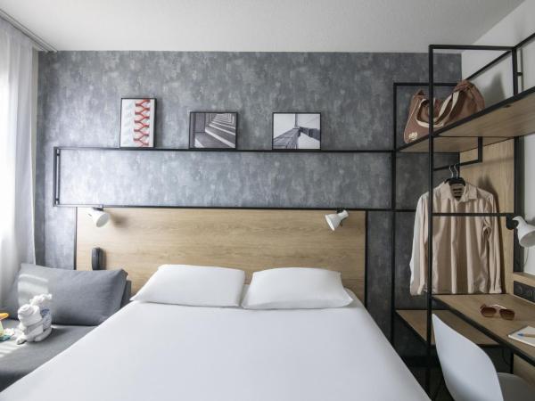ibis Gap Centre : photo 2 de la chambre chambre standard avec 1 lit double et 1 lit simple