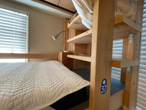 Guest House Shinagawa-shuku : photo 7 de la chambre chambre quadruple avec salle de bains commune