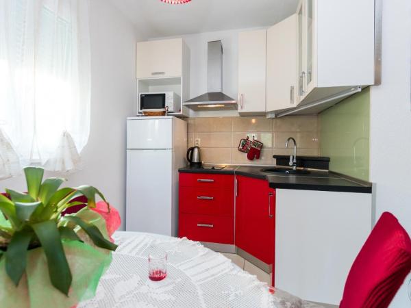 Apartments and rooms with parking space Grebastica, Sibenik - 17831 : photo 9 de la chambre appartement 1 chambre avec terrasse - vue sur mer