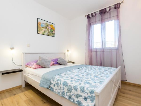 Apartments and rooms with parking space Grebastica, Sibenik - 17831 : photo 4 de la chambre appartement 1 chambre avec terrasse