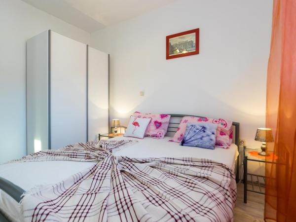 Apartments and rooms with parking space Grebastica, Sibenik - 17831 : photo 5 de la chambre appartement 1 chambre avec terrasse - vue sur mer