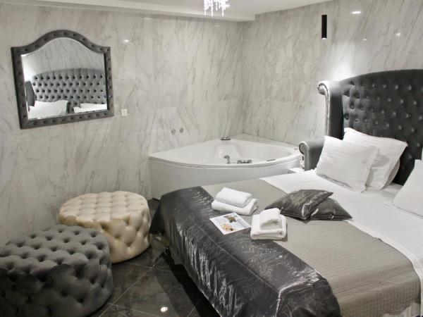 Rooms by the sea Split - 18079 : photo 1 de la chambre chambre double avec balcon