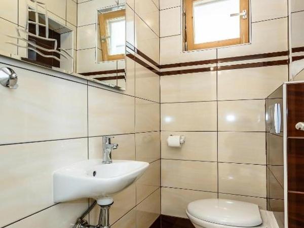 Apartments and rooms with parking space Malinska, Krk - 18193 : photo 7 de la chambre appartement 2 chambres avec terrasse