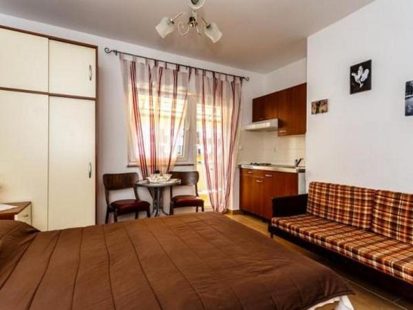 Apartments and rooms with parking space Malinska, Krk - 18193 : photo 7 de la chambre studio avec balcon