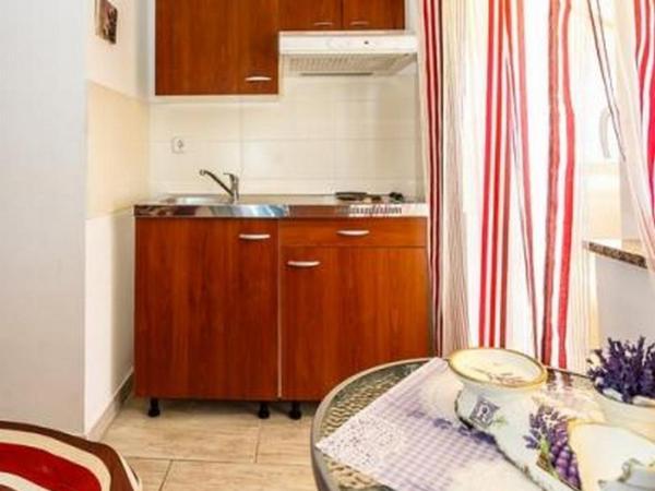 Apartments and rooms with parking space Malinska, Krk - 18193 : photo 4 de la chambre studio avec balcon