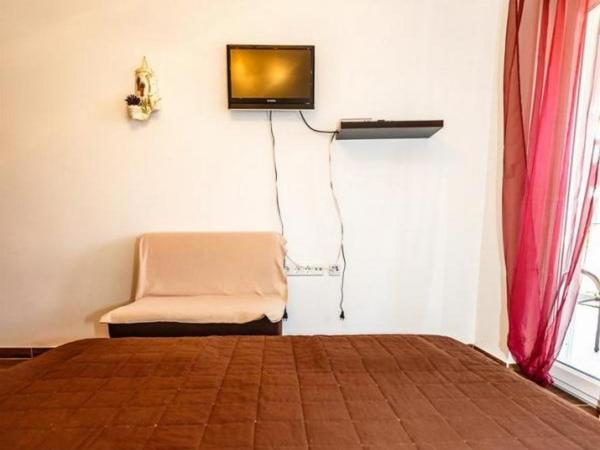 Apartments and rooms with parking space Malinska, Krk - 18193 : photo 3 de la chambre chambre double