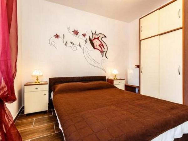 Apartments and rooms with parking space Malinska, Krk - 18193 : photo 2 de la chambre chambre double