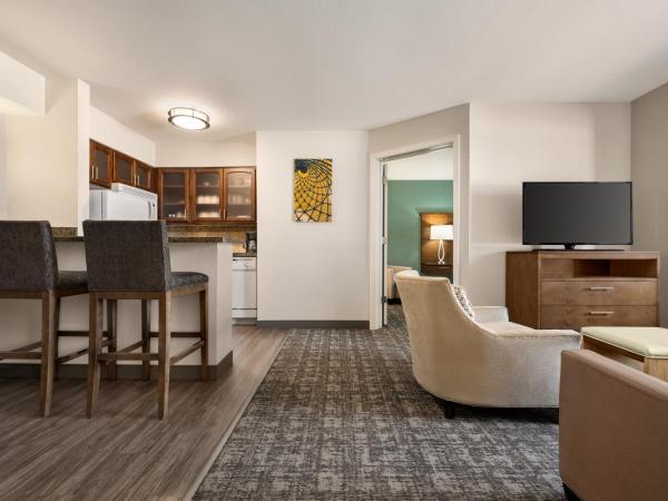 Staybridge Suites Oklahoma City-Quail Springs, an IHG Hotel : photo 2 de la chambre suite exécutive 2 chambres lit king-size - non-fumeurs