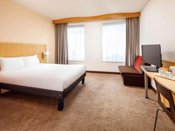 ibis Nottingham Centre : photo 1 de la chambre chambre familiale avec 1 lit double et 1 lit enfant