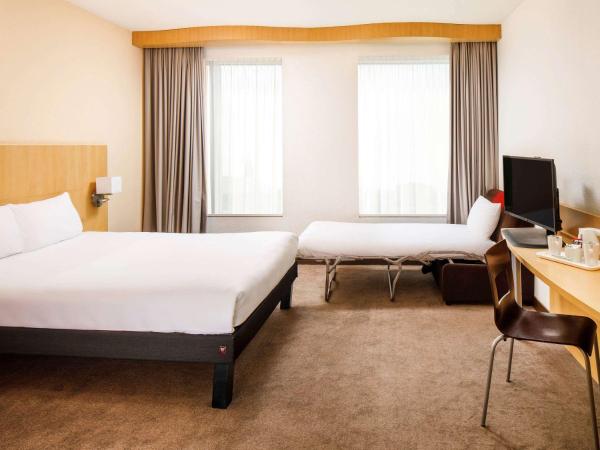 ibis Nottingham Centre : photo 4 de la chambre chambre familiale avec 1 lit double et 1 lit enfant