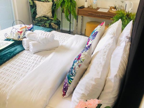 MeeZee Pearl Double Bed Lodge With Free Parking : photo 2 de la chambre chambre double