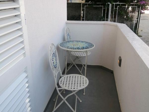 Rooms with a parking space Split - 19754 : photo 7 de la chambre chambre double avec balcon