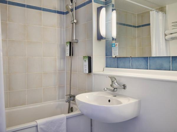 Kyriad Direct Strasbourg Ouest - Zénith : photo 4 de la chambre chambre double