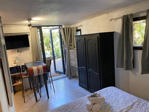 Maranatha Résidence avec plage privée, piscine chauffée : photo 7 de la chambre studio (2 adultes) - cypres