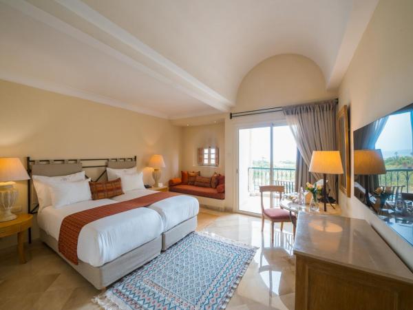 The Residence Tunis : photo 5 de la chambre hébergement de luxe - vue sur jardin