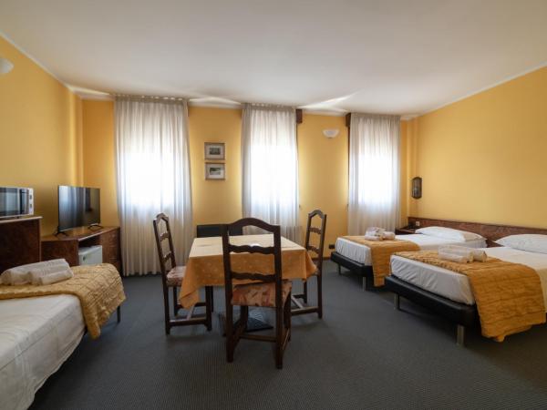 Hotel Siros : photo 8 de la chambre chambre triple