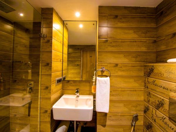 Bloom Hotel - Gachibowli : photo 5 de la chambre chambre lit king-size standard