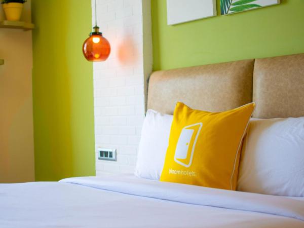Bloom Hotel - Gachibowli : photo 1 de la chambre chambre lit king-size standard