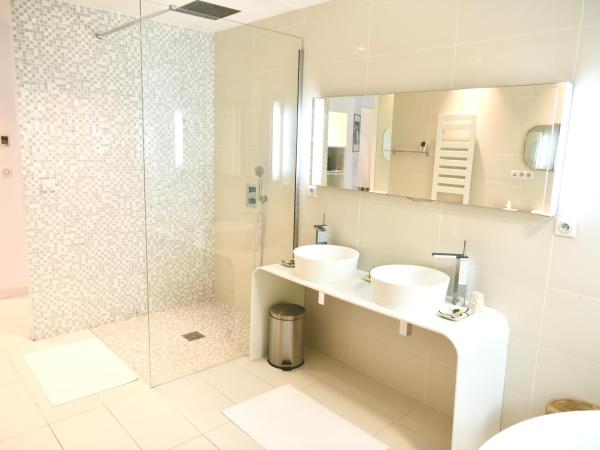 Le Meez : photo 2 de la chambre suite présidentielle